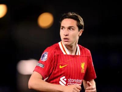 Sốc: Arne Slot tiết lộ sự thật đau lòng về chấn thương của Federico Chiesa, tương lai ở Liverpool rẽ hướng bất ngờ