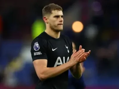 MU Sẵn Sàng Đấu Giá Liverpool, Chiêu Mộ Trụ Cột Tottenham Micky van de Ven