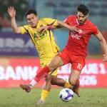 Vòng 13 V.League chấn động: Cửa dưới 'nổi loạn', loạt đại gia thất thủ trên sân nhà 1