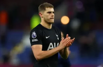 MU Sẵn Sàng Đấu Giá Liverpool, Chiêu Mộ Trụ Cột Tottenham Micky van de Ven 1