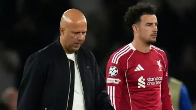 Carragher nổi giận: Slot phạm sai lầm 'chí mạng' khiến Liverpool thảm bại trước PSG 1